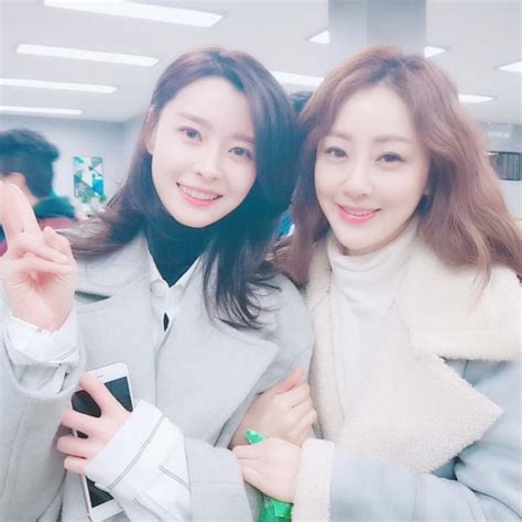 Главная кинодеятелио на ра / oh na ra / 오나라 / oh na ra. 오나라, 헬로비너스 권나라와 투샷 눈길…'나라들의 만남 ...