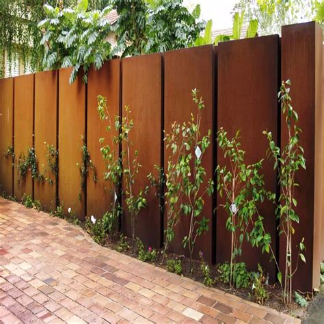 Cheap Decorative Garden Corten Steel Metal Fencing Post For Backyard