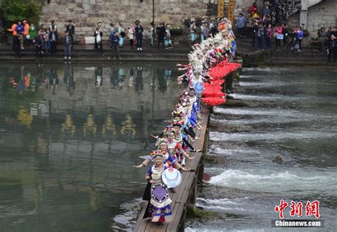 historic fenghuang town to abolish admission fee 2 people s daily online