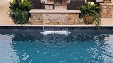 Contemporary Pool Waterfall Oasis Déco