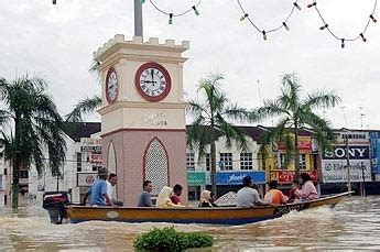 Seems like people will soon have a new shopping mall for leisure and entertainment. DISASTER @ KOTA TINGGI: Maklumat mengenai fenomena banjir ...