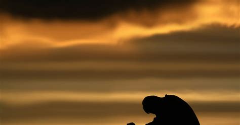 Kata tak hadap duit, tapi minta aku duit dan kalau tak hadap, bayar lah balik duit aku. Wallpaper Sakit Hati | hd wallon