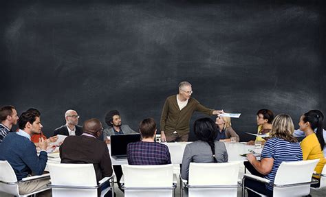Debates are popular in part because they tackle complex issues with conflicting sides, and the format is a visceral one, which adds flavor and nuance to the points being made. As funções dos debates nas aulas de inglêsBlogs UNINI PT