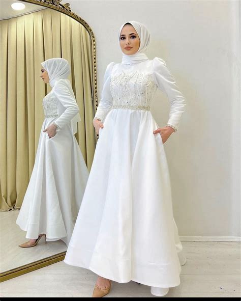 30 Inspirasi Gaun Pengantin Muslimah Yang Modern Updated 2023 Bukareview