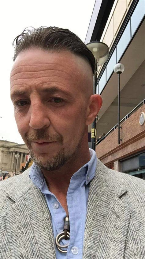 It was then blended into his own hair leaving him with a very sharp peak 1920s haircut. Pin by The Liverpool Peaky Blinders M on Arthur Shelby ...