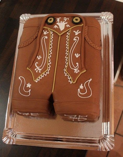 Cremige torten, saftige kuchen und fruchtige leckereien. Lederhosen Torte | Cupcake kuchen, Kinder kuchen ...