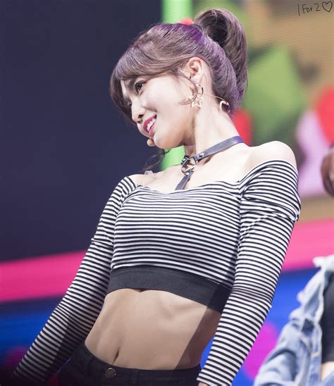 Momo Exposed Her Jaw Dropping Abs In Recent Performance Koreaboo