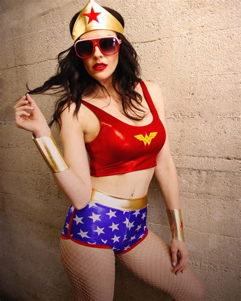 37 Hottest Wonder Woman Cosplays That Will Rob Your Hearts The Viraler