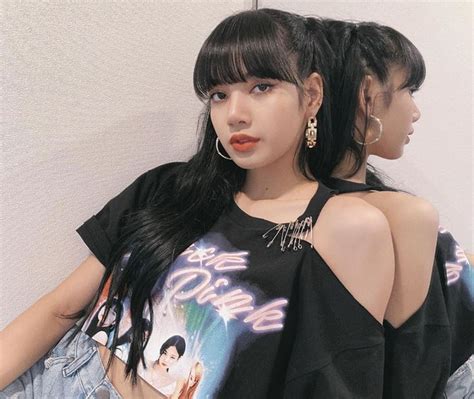 Here is the summary of blackpink lisa instagram photo, video and insta story update on her instagram, lalalalisa_m, on january 7, 2020 kst. Lisa BLACKPINK Jadi 'Wanita Tercantik di Dunia 2020 ...