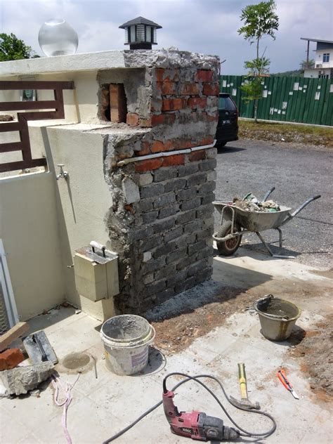 Tukang sedang mengikat bata dinding pagar. AWNING PAGOLA DAN GRILL : KAJANG-MENGUBAHSUAI TIANG PAGAR ...