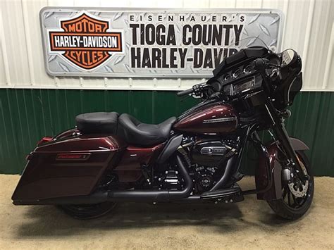 2018 Harley Davidson® Flhxs Street Glide® Special Twisted Cherry