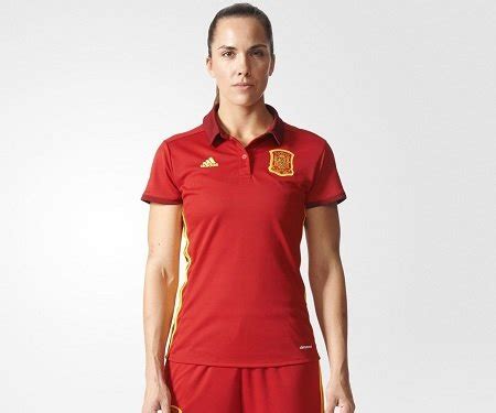 Capitão da seleção espanhola de futebol, atingiu as 168 internacionalizações e bateu o recorde a seleção portuguesa venceu hoje o torneio de futebol de praia dos ii jogos europeus, em minsk, ao. Camisas da seleção feminina da Espanha 2017 Adidas ...