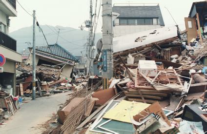 唐山被认为地处地震灾害发生率相对较低的地区。 地震波及唐山附近许多地区， 秦皇岛 和 天津 遭受部分损失，距震中140公里的 北京 也有少量建筑受损。 地震による建物被害 | 地震による被害 | 巨大地震から身を守る ...