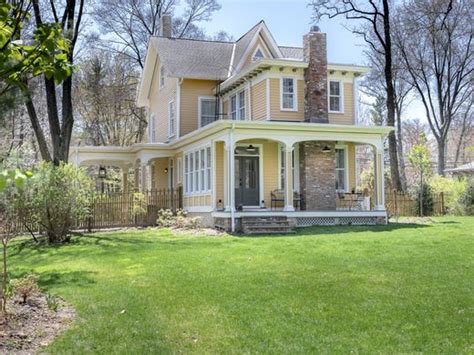 Приєднайтесь до facebook, щоб спілкуватися з murray hone та іншими, кого ви можете знати. Bill Murray's former home, 'The Manse,' on the market