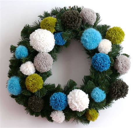 Check spelling or type a new query. Une couronne de Noël pour trois fois rien... - Bee made