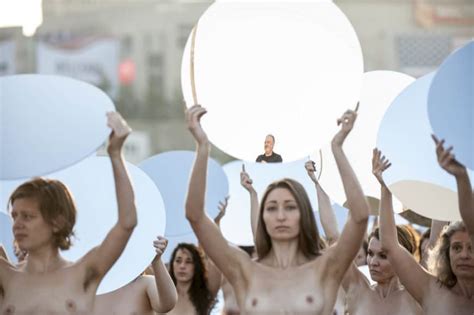 100 WOMEN POSED NUDE AT THE REPUBLICAN NATIONAL CONVENTION FIND OUT