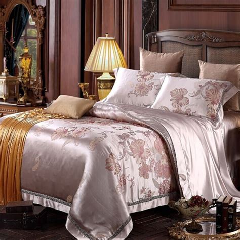 Check out our silk bedding sets selection for the very best in unique or custom, handmade pieces from our duvet covers shops. Quality 22 Momme Silk Bedding Set Angelina