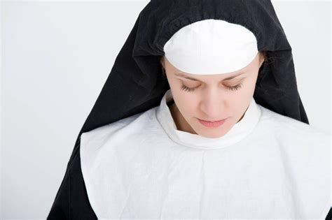 5 Types Of Nun Hats You Need To Know Head Wear Trends
