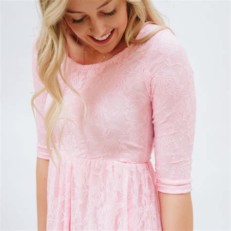 Sweetheart Lace Dress Light Pink Sign Here