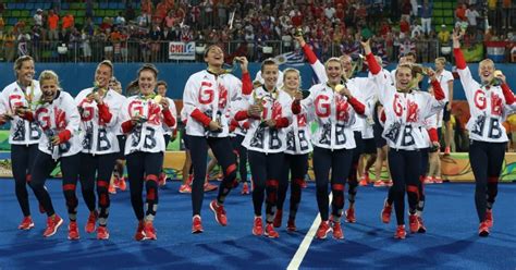 married lesbian couple say historic olympic joint gold hockey win is really special pinknews