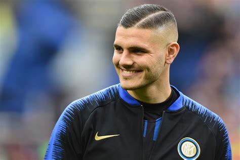 How tall and how much weigh mauro icardi? Le PSG met la main sur le buteur controversé Mauro Icardi