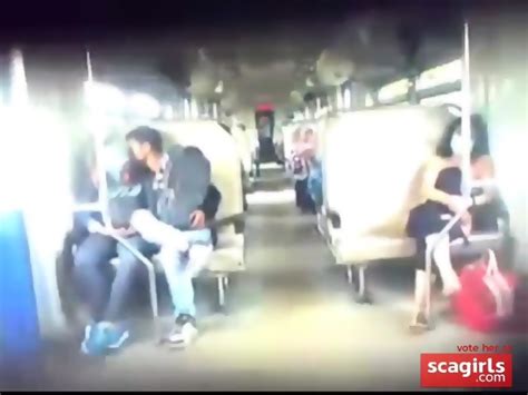 Indonesian Ngintip Jilbaber Ciuman Dan Grepe Dalam Kereta Eporner
