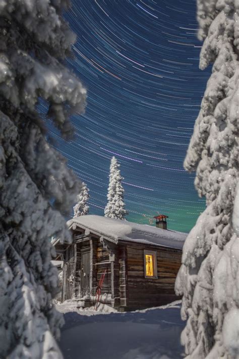 16 Cozy Photos Of Log Cabins In The Snow That Will Make You Want To