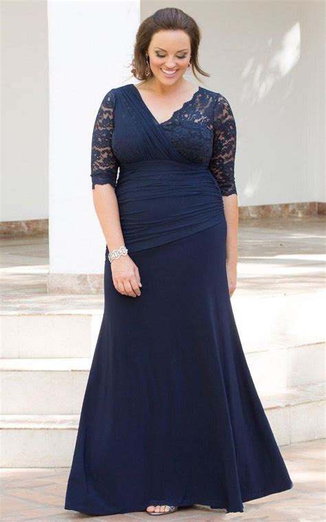 Elegant Plus Size Navy Blue Lace Evening Dresses With Half Sleeves V