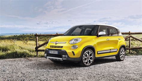 Fiat 500l Trekking Off Road Focus For Extended City Car Photos 1 Of 4