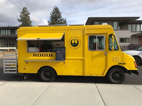 Nachrichten senden und empfangen kannst. Step Van Food Truck with equipment Solar Powered Must SEE ...