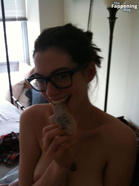 Anne Hathaway Nude Leaked The Fappening Photos Nude Celebs
