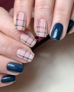 Cute Plaid Nail Designs For Autumn 2021 Dark Blue Tartan Nails