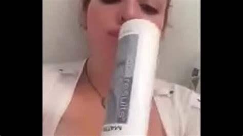 Novinha gordinha na siririca gozando muito gostoso Pornô Vídeo