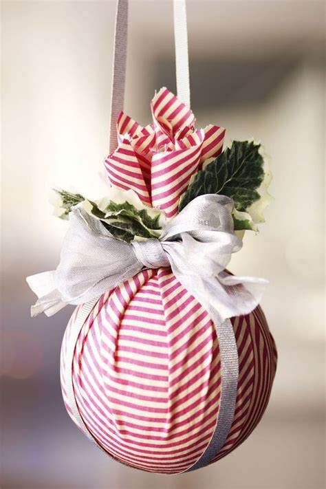 Wrap A Ball In Red And White Cloth And Tie Nicely To Make Ornaments
