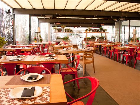 Decir que el mercado de san antón es uno de los lugares más ambientados de madrid es una obviedad para todos aquellos que disfrutan a menudo entre sus puestos delicatessen y sus. La cocina de San Antón | Food Storming