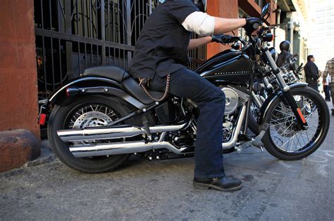 Lean as the wire, hard like the iron, and dark as the road tar in the middle of the night, was how hd explained what basically only. 2011 Harley-Davidson Blackline - Asphalt & Rubber