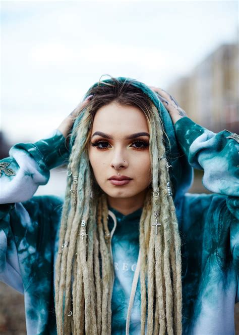 Zhavia Ward Gets Vulnerable In Her Debut Ep About Her Adversity