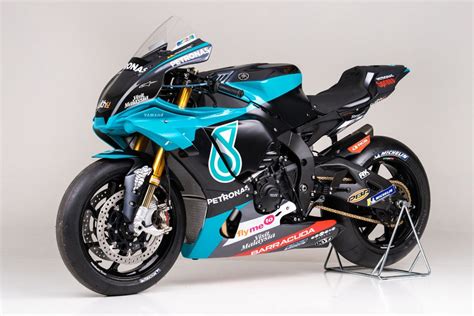 Yamaha's r1 family brings genuine racebike fun to the unwashed masses for a price that belies their capabilities. Yamaha R1 Petronas Replica by YART » AcidMoto.ch, le site ...