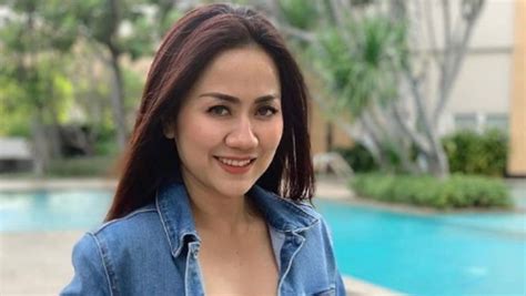 Tatapan Tante Ernie Bikin Netizen Terpesona Smart News Tapanuli