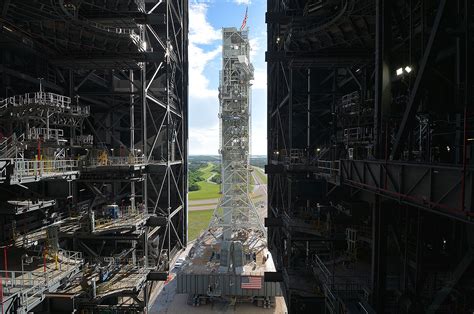 Evoking Apollo Nasa Launch Tower Enters Vehicle Assembly Building My