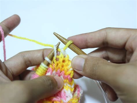 How to Knit on Circular Needles: 13 Steps (with Pictures)