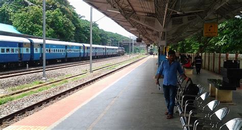 & from thrissur there are only few trains. Coimbatore - Thrissur Passenger (UnReserved)/56605 Picture ...