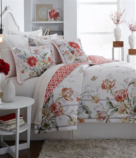 There are roughly 20,000 professional florists in north america that design and deliver fresh flowers on a daily basis. Southern Living Devereaux Floral Comforter Mini Set # ...