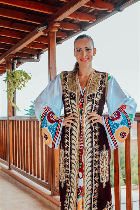 Tajikistan And Its Traditional Clothing La Elegantia