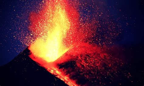 El Volcán Más Activo De Europa El Monte Etna Hace Erupción