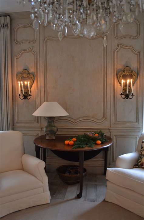 Inspirational interior design ideas for living room design, bedroom design, kitchen design and the entire home. Christmas styling at home - Belgian Pearls
