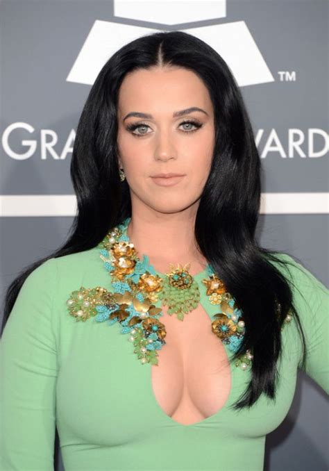 Katy Perry S Awesome Cleavage 13 Pics