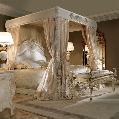 Extravagant Luxurious 4 Poster Bed Interior Design Bedroom Luxurious