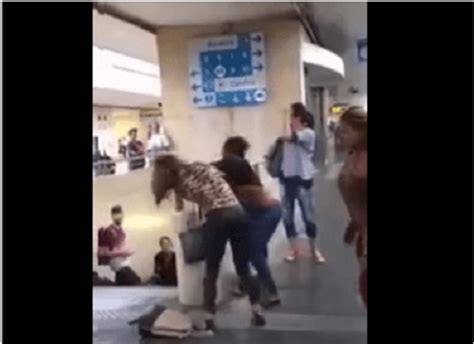 2 Benin Girls Fight And Strip Themselves Over A Man At Train Station In