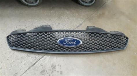 2004 2007 Ford Taurus Grill Grille With Emblem Oem Ebay